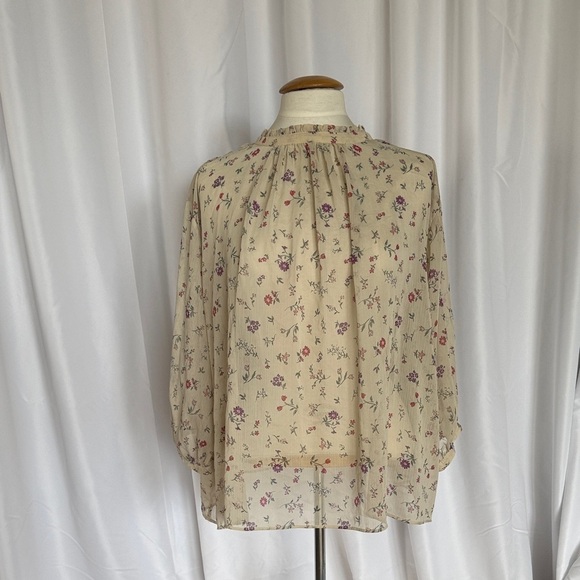 Uniqlo Tops - Uniqlo Chic Floral Beige Blouse for Women / L